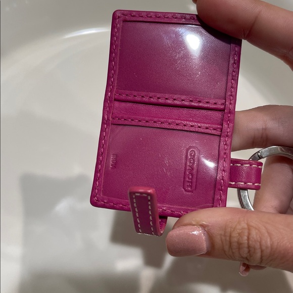 Vintage Y2K Coach Fuchsia picture holder key chain with Heart Charm - Picture 3 of 4